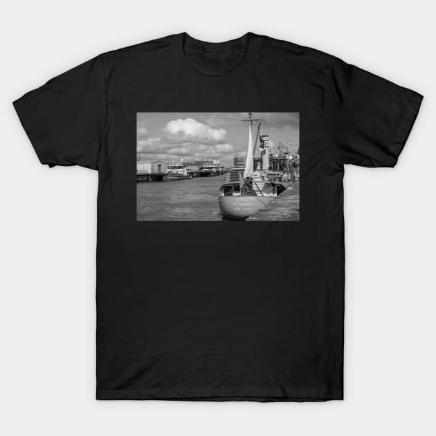 The George Stephenson sailing boat moored in the docks in the seaside town of Great Yarmouth in Norfolk T-Shirt by yackers1
